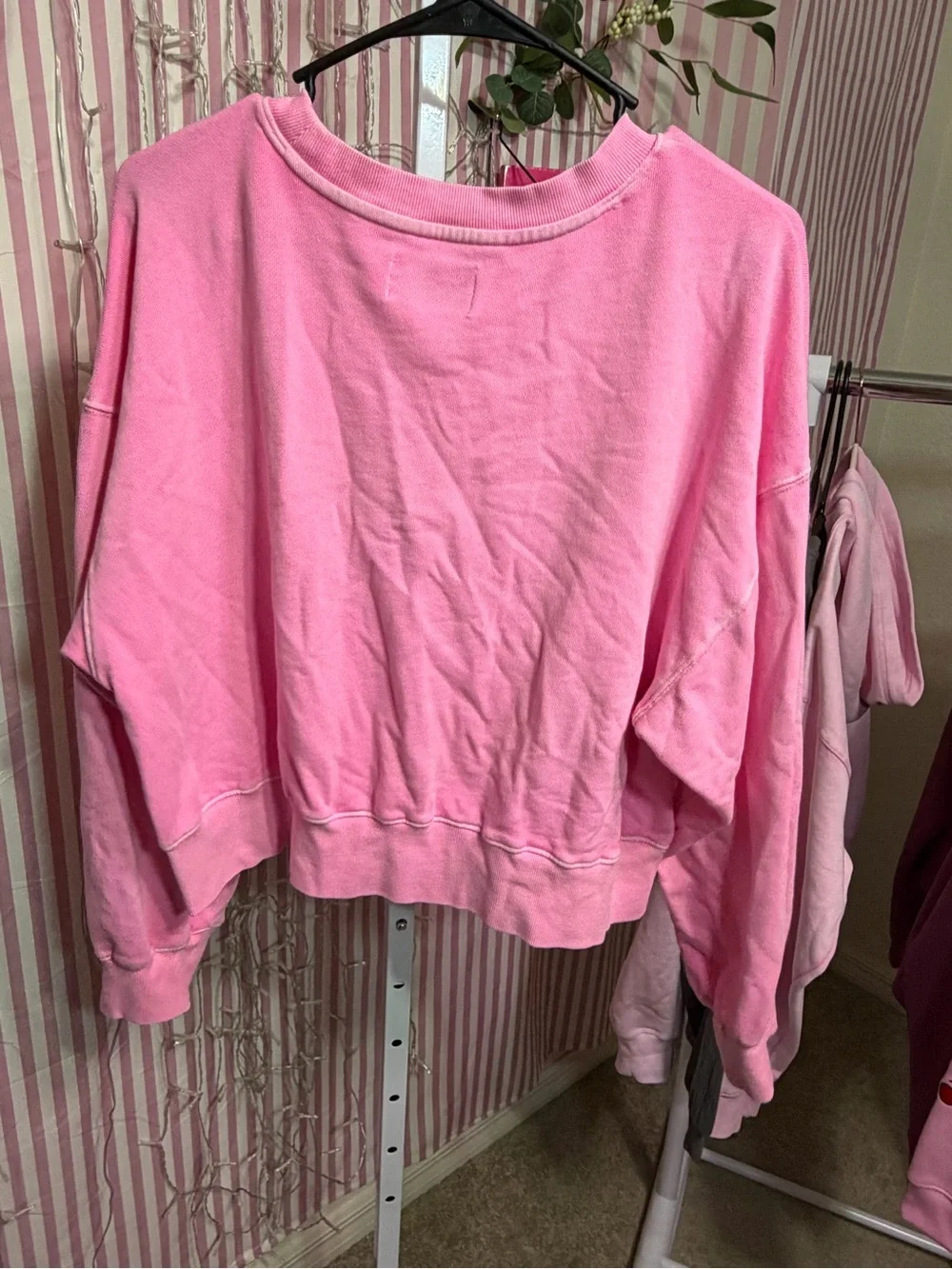 Old Navy bubble gum pink cropped crewneck tee L